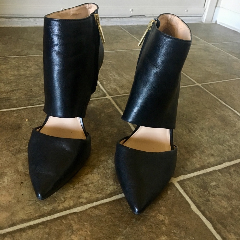 MOVING SALE 💸 Banana Republic Leather Stilettos